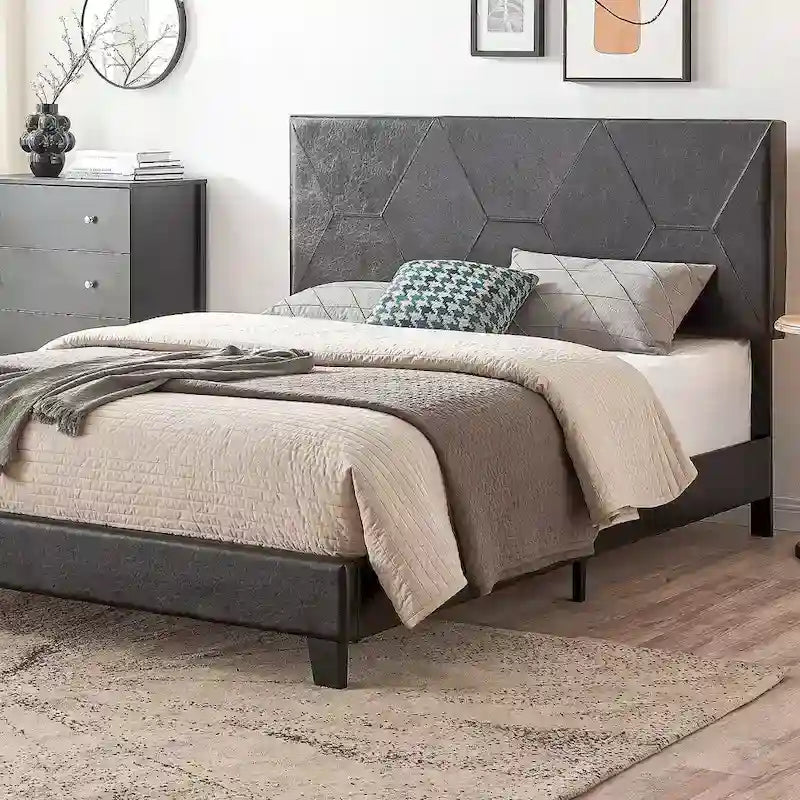 Cama tapizada de plataforma tamaño queen de cuero sintético negro con soporte de listones
