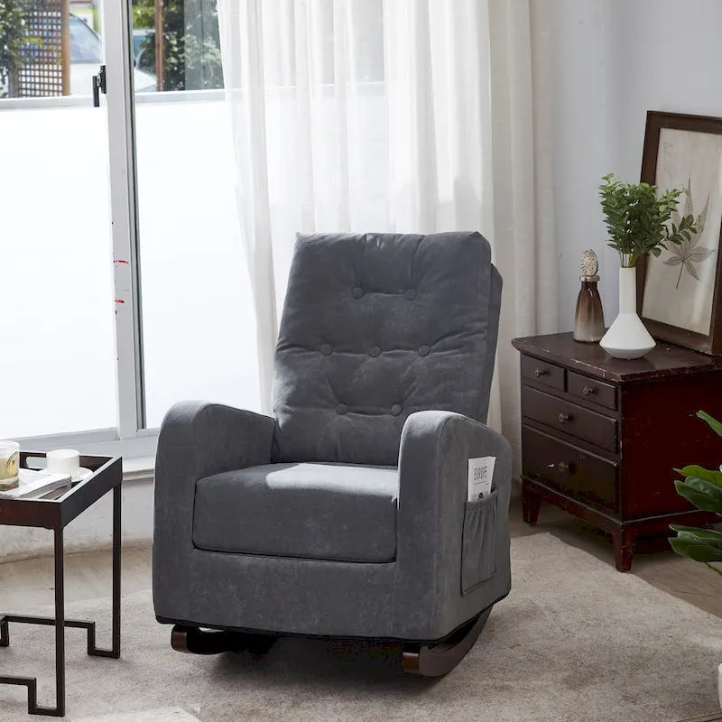 Moderna mecedora tapizada de respaldo alto de 28.74 con botones, patas de madera maciza y bolsillo lateral