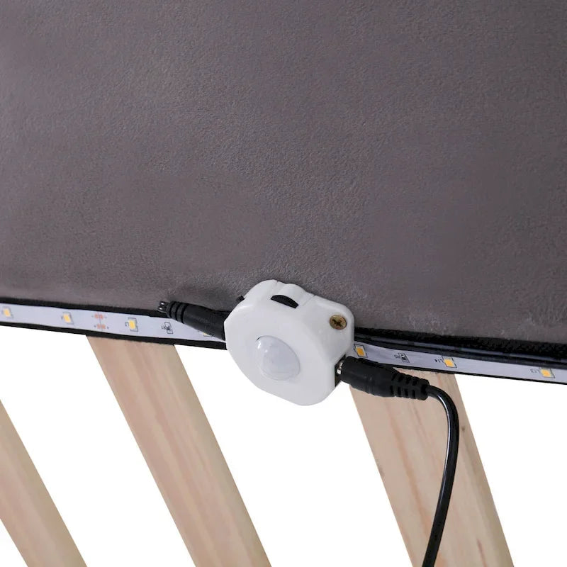 Cama de plataforma flotante de terciopelo con luz de sensor